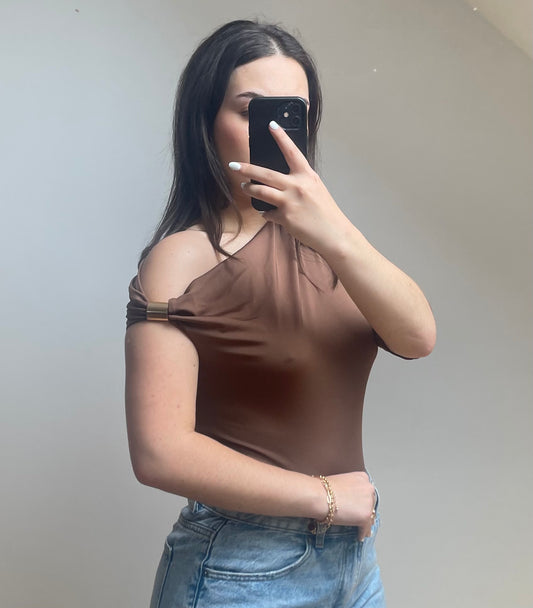Top asymétrique